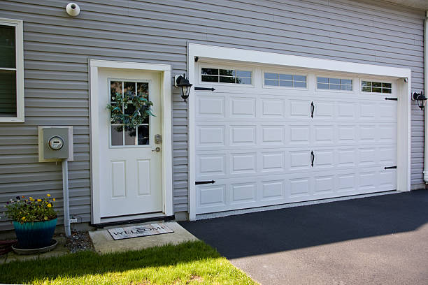 24/7 Emergency Garage Door Panel Replacement experts in Sumrall, MS